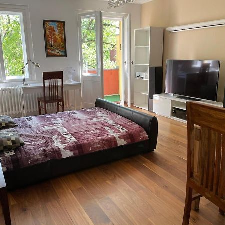Modern And Cozy Apartment In Good Location Берлин Екстериор снимка