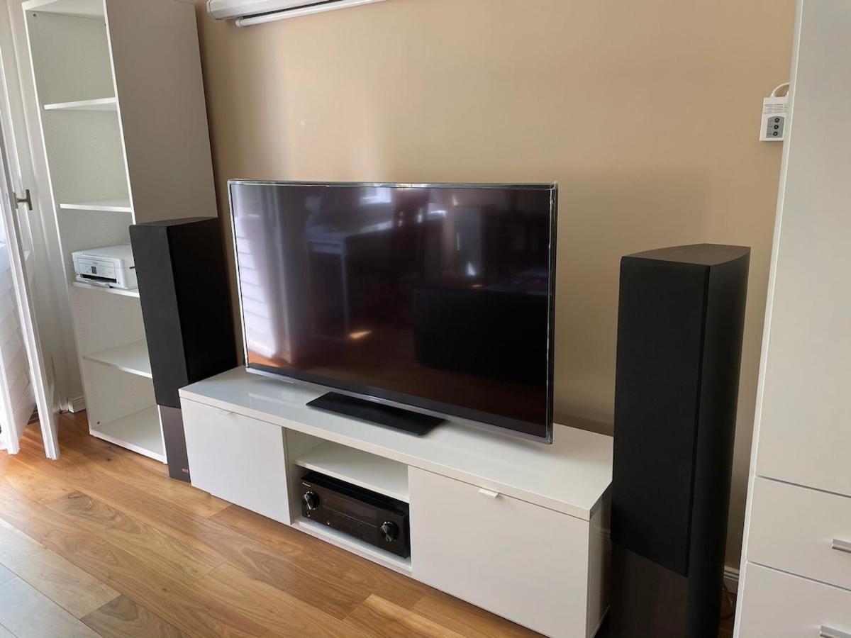 Modern And Cozy Apartment In Good Location Берлин Екстериор снимка